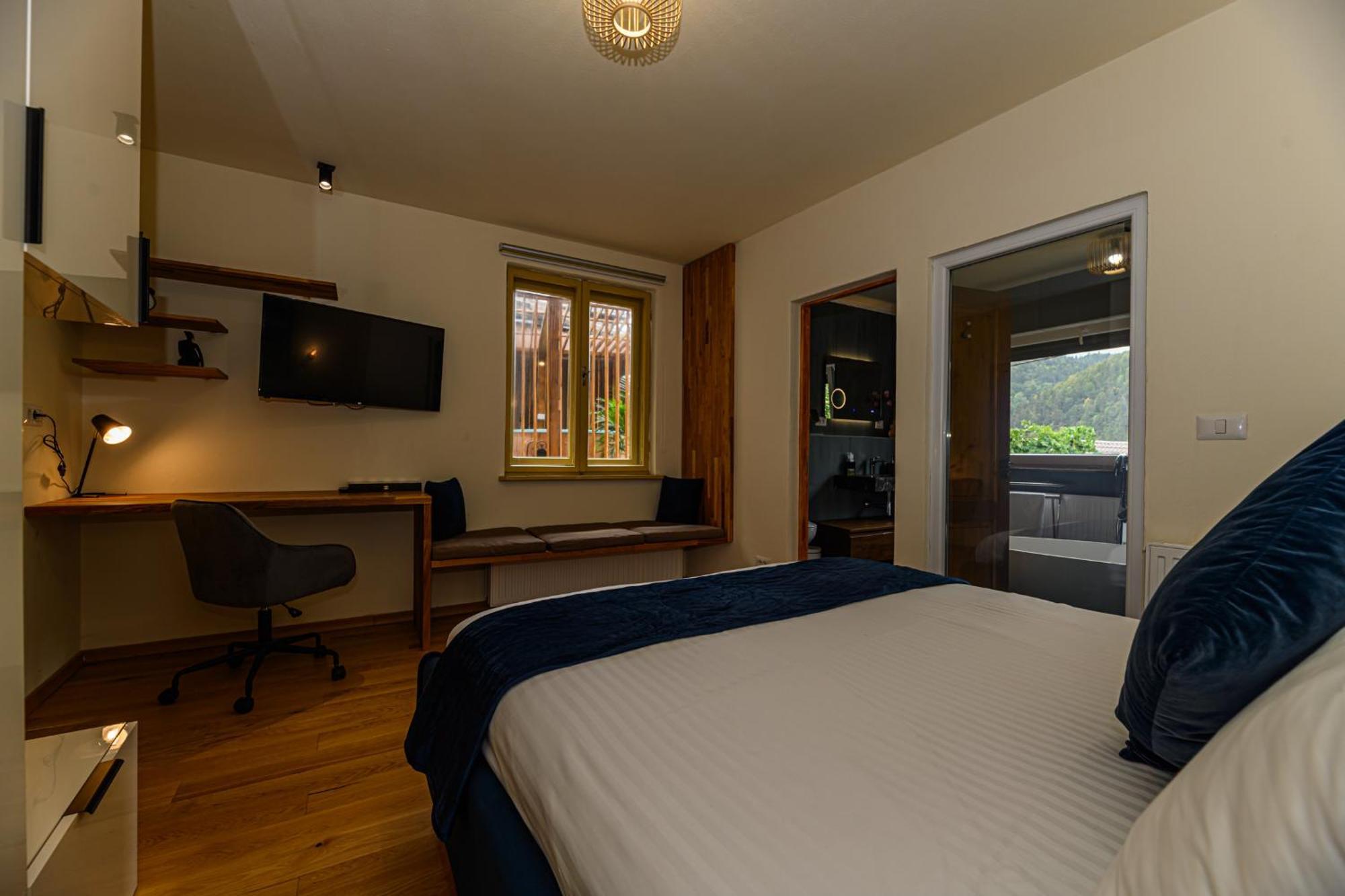 Lagom - Hot Tub Hideout Braşov Eksteriør billede