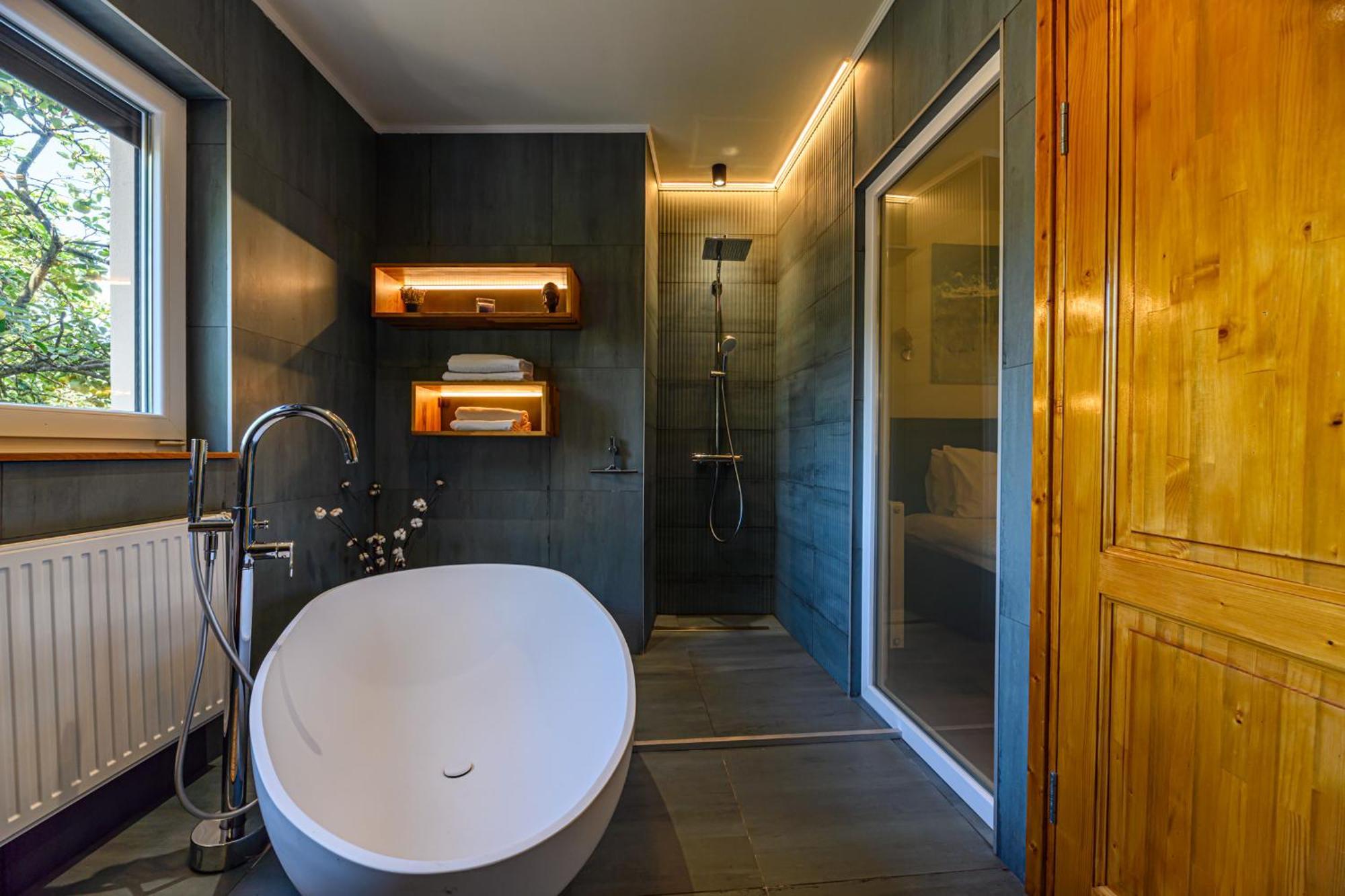Lagom - Hot Tub Hideout Braşov Eksteriør billede