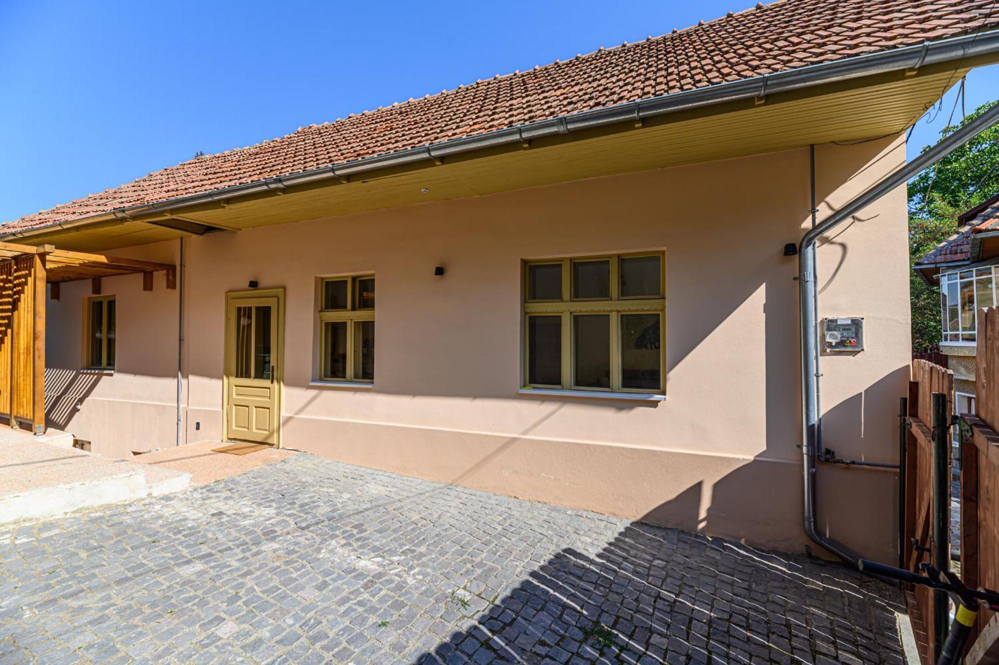 Lagom - Hot Tub Hideout Braşov Eksteriør billede